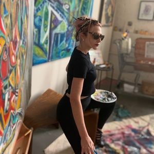 Meet your Posher, Caitlin